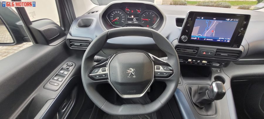 <span style= "color: red">VENDU</span>  PEUGEOT Rifter 1.5l BlueHDI 16V 100 ch S&S Standard Allure – Image 29