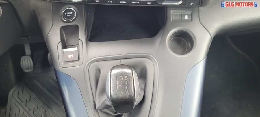 <span style= "color: red">VENDU</span>  PEUGEOT Rifter 1.5l BlueHDI 16V 100 ch S&S Standard Allure – Image 37
