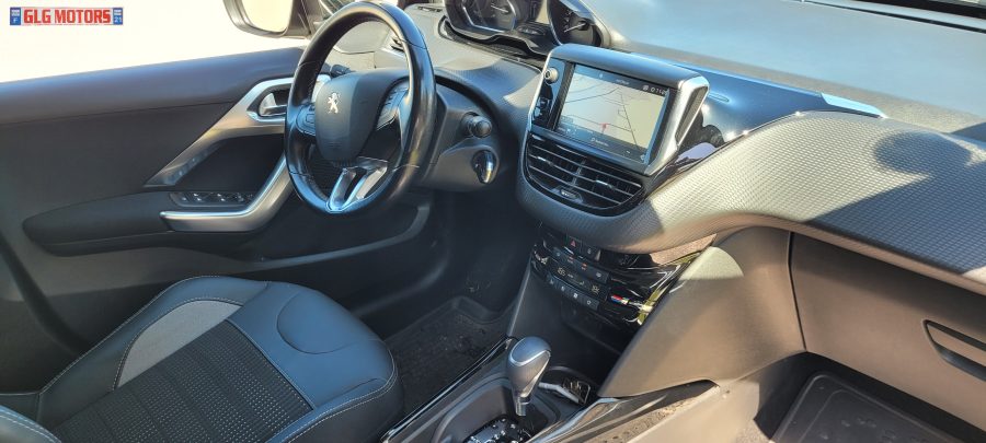 <span style= "color: red">VENDU</span>  PEUGEOT 2008 Phase 2 1.2l THP 110 Puretech 12V FAP Allure S&S EAT6 – Image 21