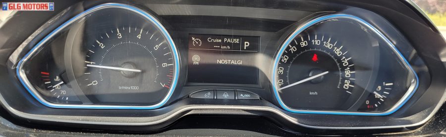 <span style= "color: red">VENDU</span>  PEUGEOT 2008 Phase 2 1.2l THP 110 Puretech 12V FAP Allure S&S EAT6 – Image 28