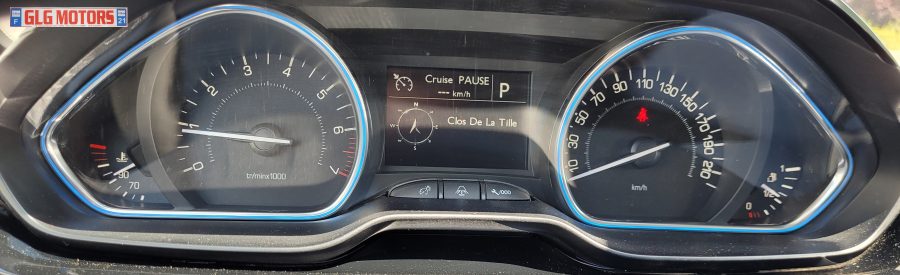 <span style= "color: red">VENDU</span>  PEUGEOT 2008 Phase 2 1.2l THP 110 Puretech 12V FAP Allure S&S EAT6 – Image 29
