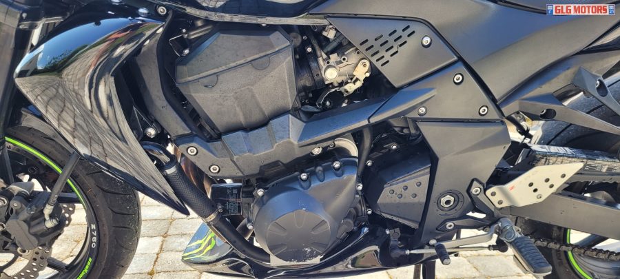 <span style= "color: red">VENDU</span>  VENDU  KAWASAKI Z 750 – Image 21