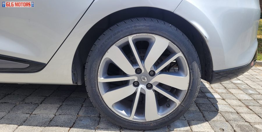<span style= "color: red">VENDU</span>  RENAULT Clio IV Estate 1.5 dCi 90 FAP Eco2 Série Spéciale Graphite EDC6 – Image 14