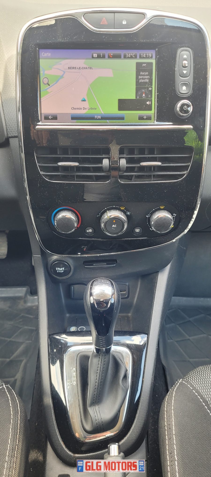 <span style= "color: red">VENDU</span>  RENAULT Clio IV Estate 1.5 dCi 90 FAP Eco2 Série Spéciale Graphite EDC6 – Image 27