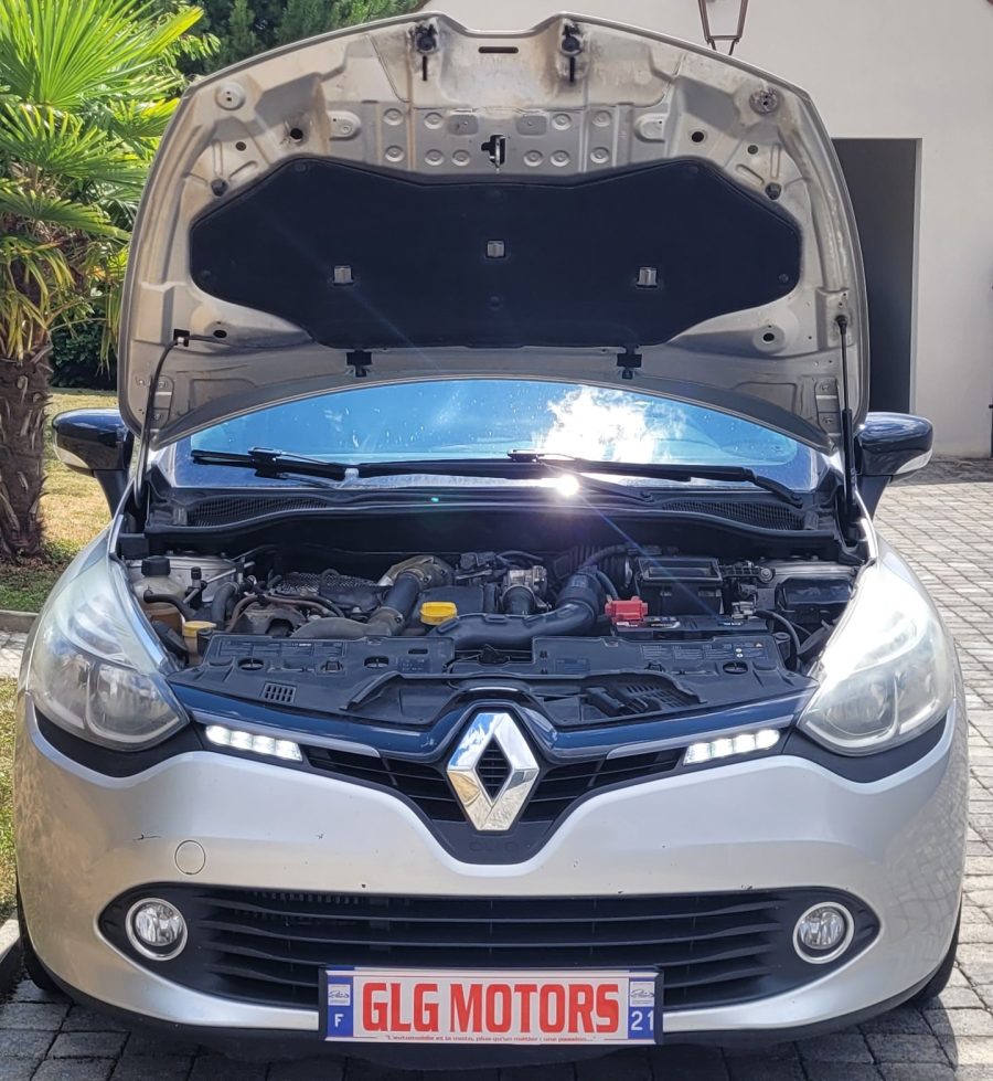 <span style= "color: red">VENDU</span>  RENAULT Clio IV Estate 1.5 dCi 90 FAP Eco2 Série Spéciale Graphite EDC6 – Image 44