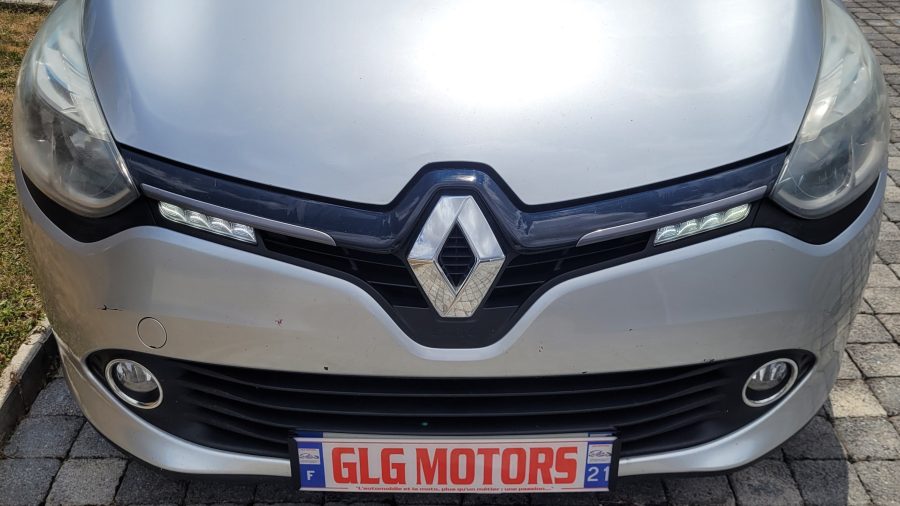 <span style= "color: red">VENDU</span>  RENAULT Clio IV Estate 1.5 dCi 90 FAP Eco2 Série Spéciale Graphite EDC6 – Image 6