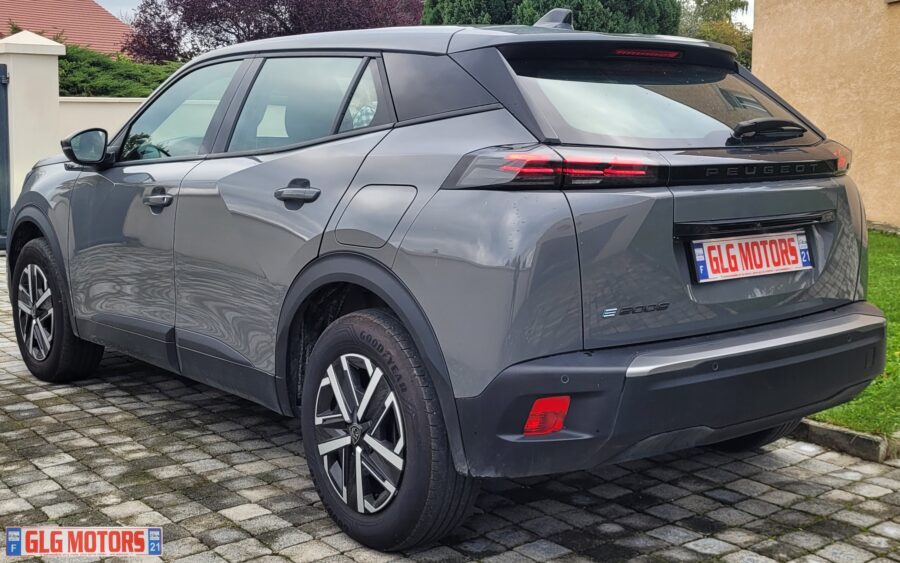 PEUGEOT 2008 II Phase 2 e-2008 100kW 136 cv Active – Image 12