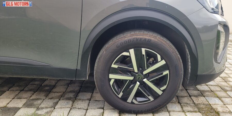 PEUGEOT 2008 II Phase 2 e-2008 100kW 136 cv Active – Image 17